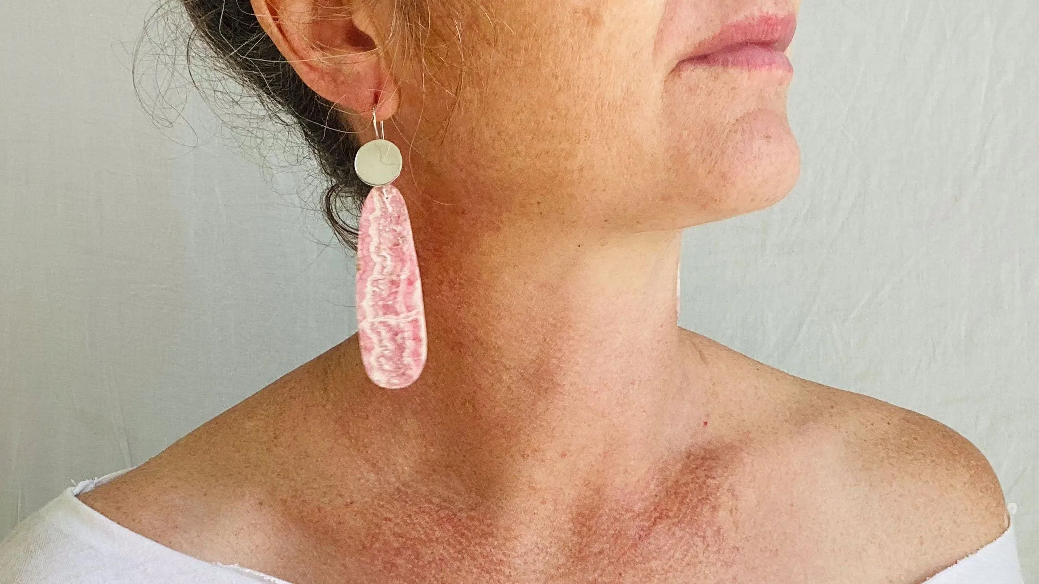 Rhodochrosite Earrings. Santo Domingo Pueblo. Kewa. 0383