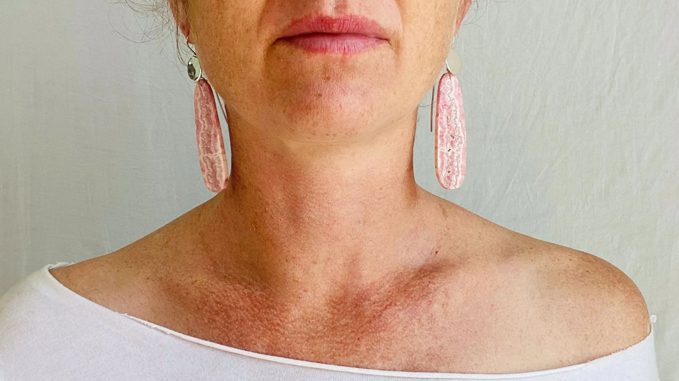 Rhodochrosite Earrings. Santo Domingo Pueblo. Kewa. 0383